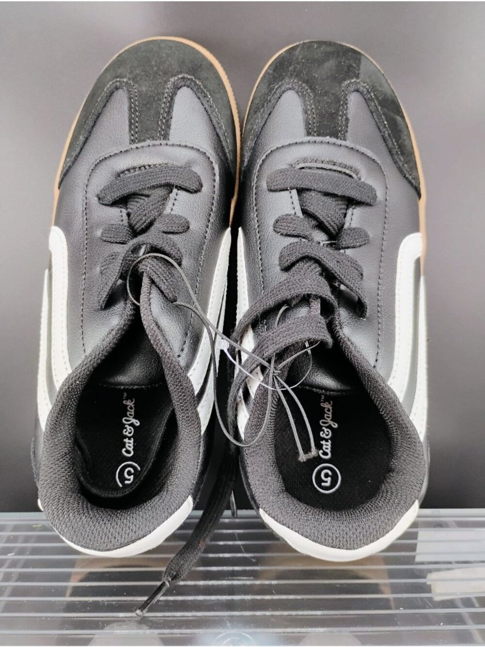 Cat & Jack Kids Black & White Lace-Up Sneakers With Suede Accents Size 5
